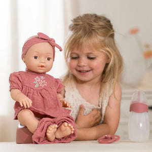 Puppe mit Zubehör – Livia