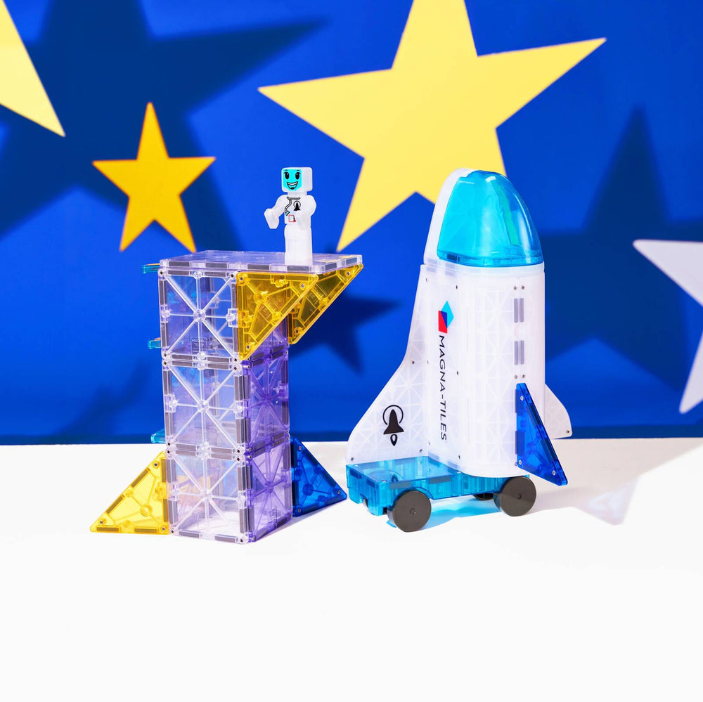Magnetbausteine Kosmos Set von MAGNA-TILES mit Raketenmodell und Astronautenfigur