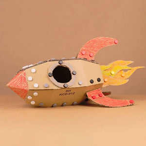 Makedo Scru-Dot Summer Daze kaufen: Bastelrakete aus Karton mit bunten Details und kreativen Flammelementen