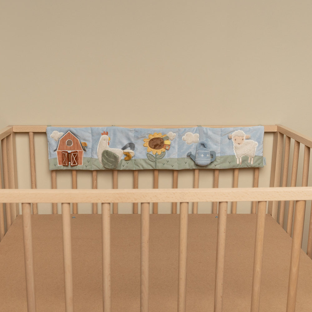 Sensorischer Anhänger für das Kinderbett – Little Farm - tablude.com
