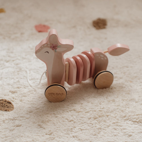 Holz-Reh zum Ziehen – Fairy Garden - tablude.com