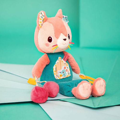 Multifunktionales Aktivitätsspielzeug zum Kuscheln – Katze Jeanne 9 m+