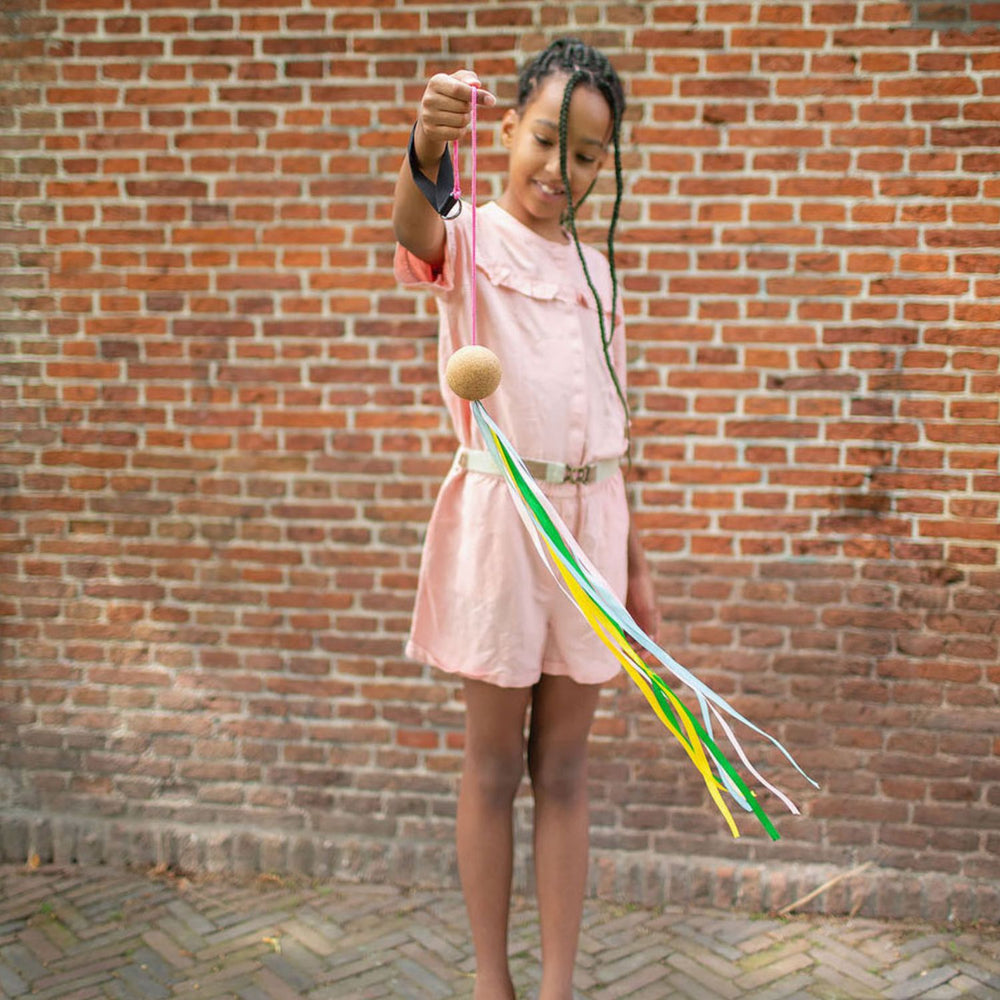 Kork-POI mit Bändern – Jonglierball - tablude.com