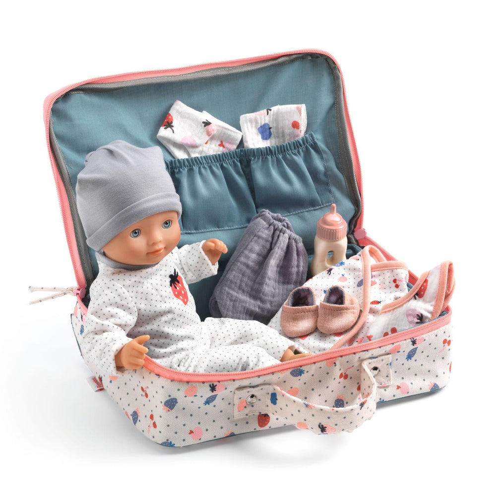 Koffer mit Puppe und Zubehör – Vanille Pomea