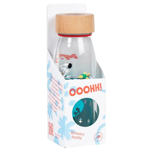 Sensorikflasche für Kinder von Petit Boum in attraktiver Verpackung mit spielerischem Design
