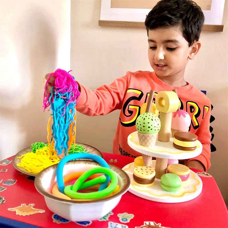 Sensorischer Knetball – Ramen Noodlies - tablude.com