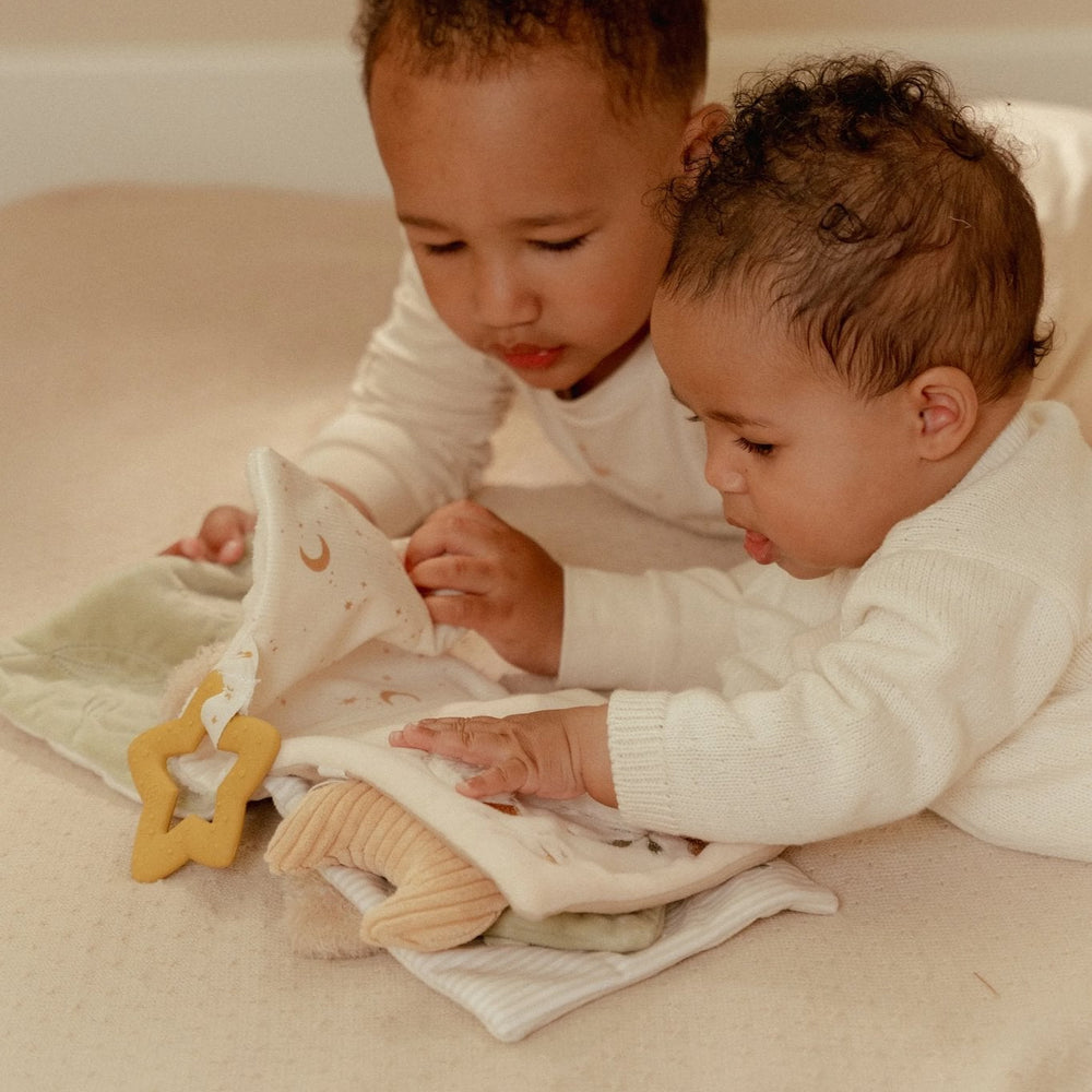 Duża książeczka aktywizująca Little Dutch - Newborn Naturals
